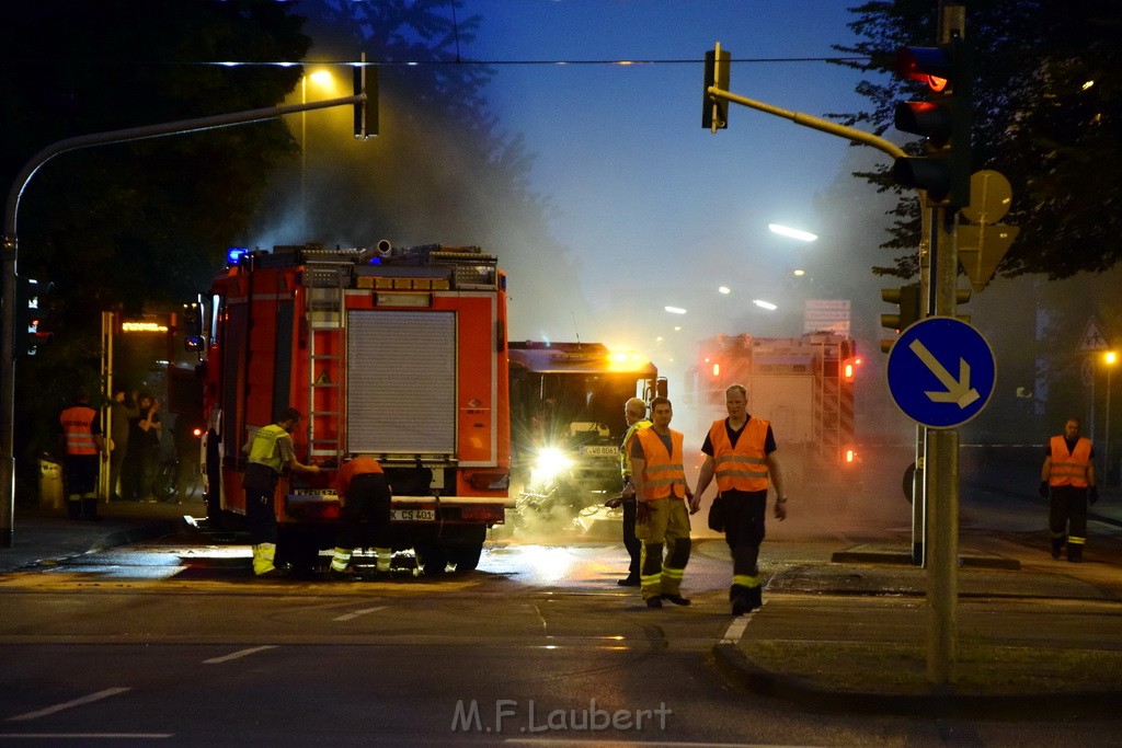 TLF 4 umgestuerzt Koeln Bocklemuend Ollenhauer Ring Militaerringstr P227.JPG - Miklos Laubert